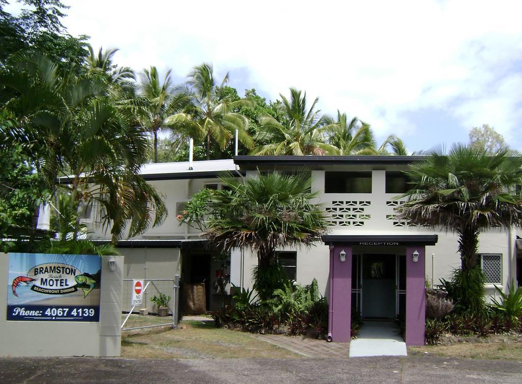 Bramston Beach Motel Exterior foto